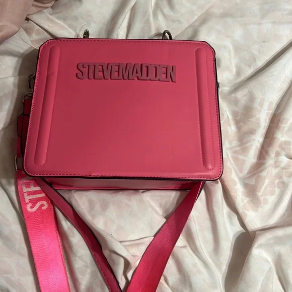 Pink - Picture 1 of 3